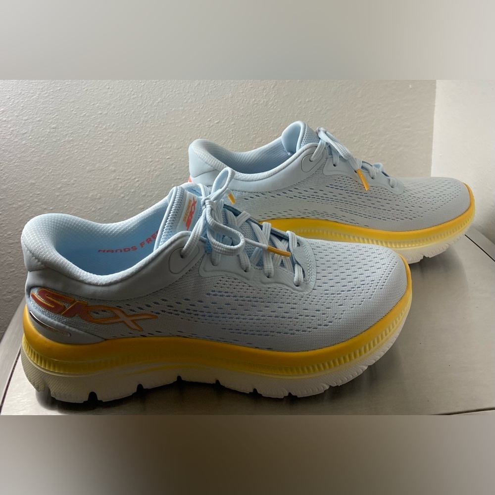 SKECHERS… WOMENS SUMMIT PLUS
BLUE AND YELLOW SNEAKERS - Picture 5 of 16